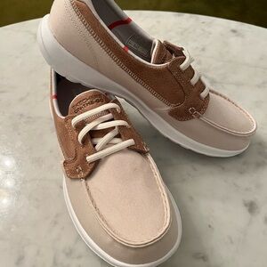 NEW Skechers On-The-Go women’s sneakers Size 9